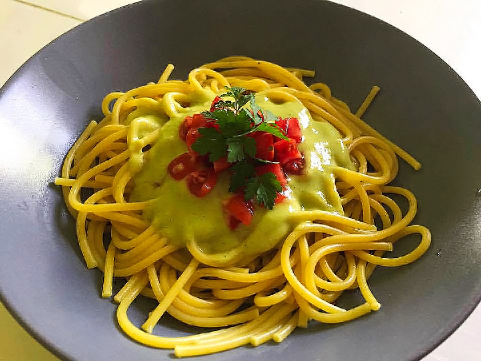 Spaghetti-Avocado-e-Curry_ricette_equilibrium_intelligent_food